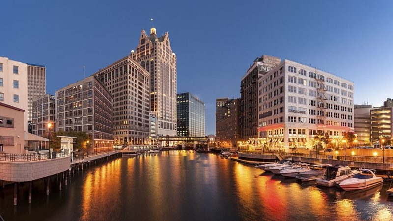 All You Need To Know About Planning Dinner Dates in Milwaukee