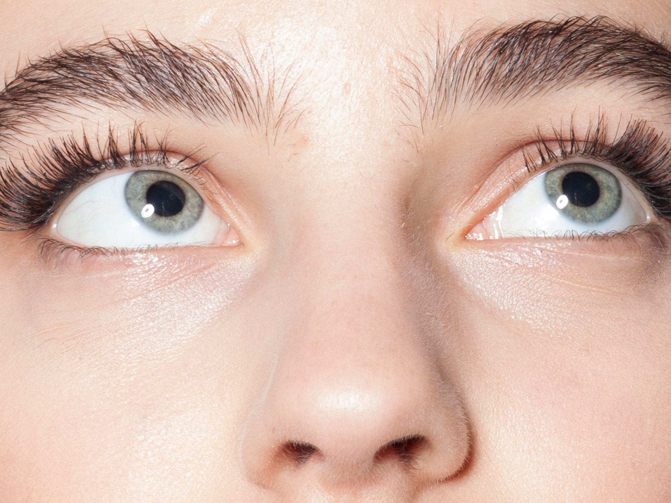 The Risks of Wearing False Eyelashes